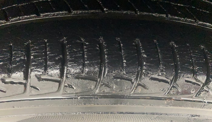 2014 Maruti Swift Dzire ZXI, Petrol, Manual, 58,960 km, Right Front Tyre Tread