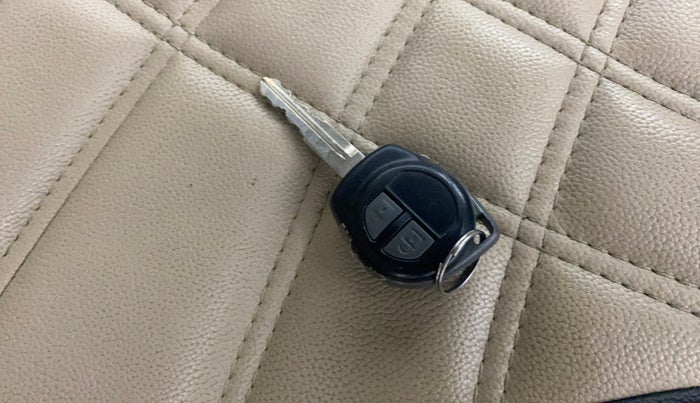 2014 Maruti Swift Dzire ZXI, Petrol, Manual, 58,960 km, Key Close Up