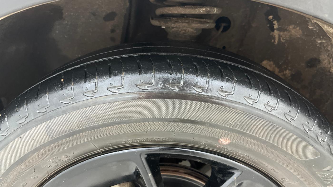 2022 Maruti IGNIS ZETA 1.2 AMT, Petrol, Automatic, 24,194 km, Left Front Tyre Tread