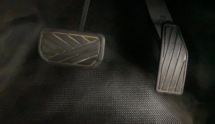 2020 Maruti S PRESSO VXI PLUS AMT, Petrol, Automatic, 39,345 km, Pedals