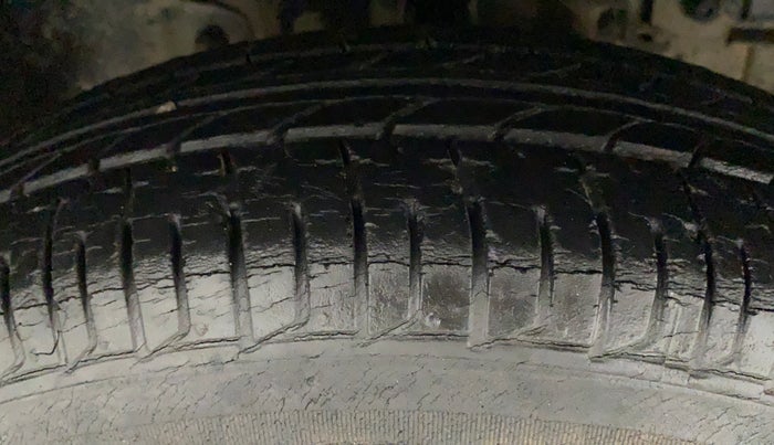 2017 Tata Tiago XE PETROL, Petrol, Manual, 36,644 km, Right Front Tyre Tread
