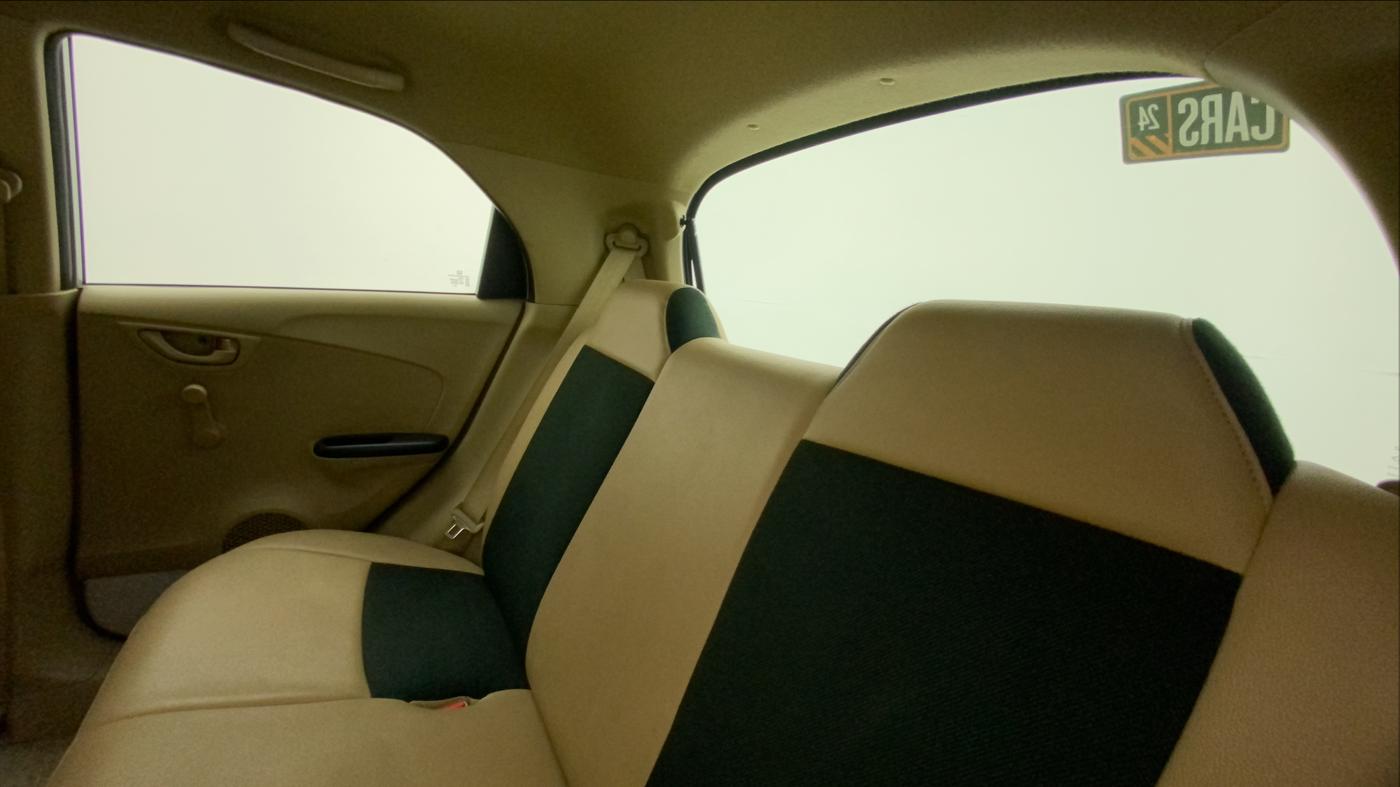 2014 Honda Brio E MT, Petrol, Manual, 43,220 km, Right Side Rear Door Cabin