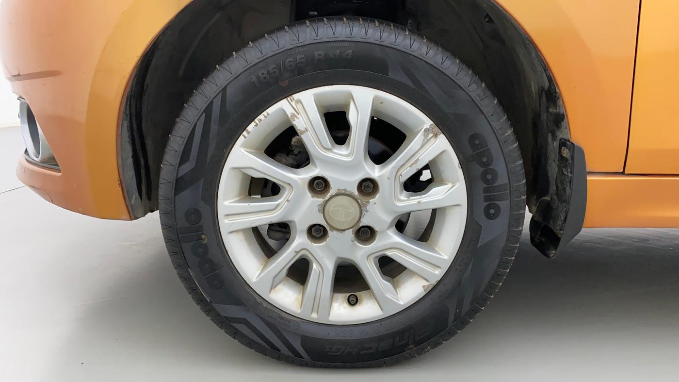 2016 Tata Tiago XZ PETROL, Petrol, Manual, 89,684 km, Left Front Wheel
