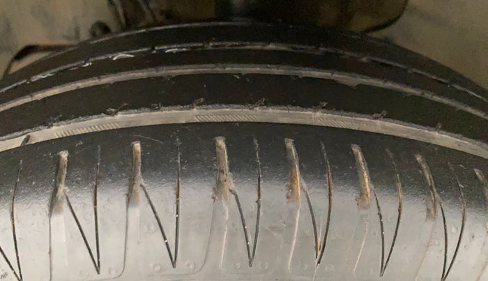 2016 Tata Tiago XZ PETROL, Petrol, Manual, 89,684 km, Left Front Tyre Tread
