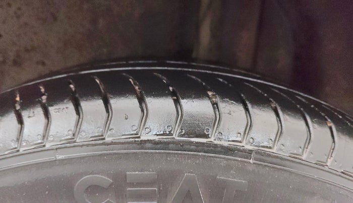 2022 Skoda KUSHAQ STYLE 1.0L TSI AT (6 AIRBAGS), Petrol, Automatic, 47,751 km, Left Rear Tyre Tread