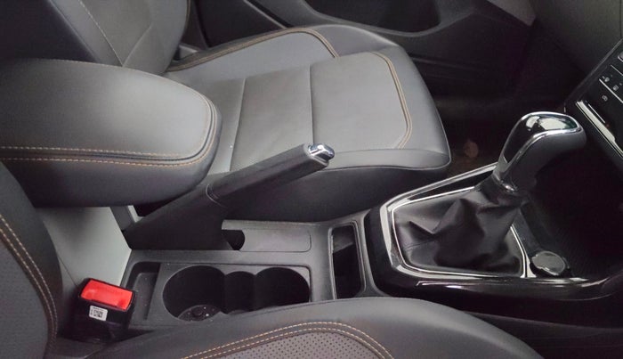 2022 Skoda KUSHAQ STYLE 1.0L TSI AT (6 AIRBAGS), Petrol, Automatic, 47,751 km, Gear Lever