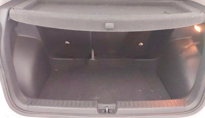 2022 Skoda KUSHAQ STYLE 1.0L TSI AT (6 AIRBAGS), Petrol, Automatic, 47,751 km, Boot Inside