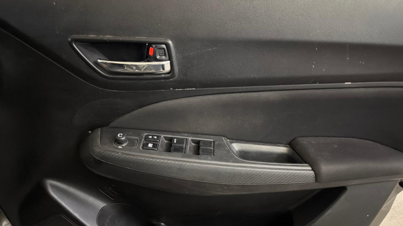 2022 Maruti Swift VXI, Petrol, Manual, 38,503 km, Driver Side Door Panels Control