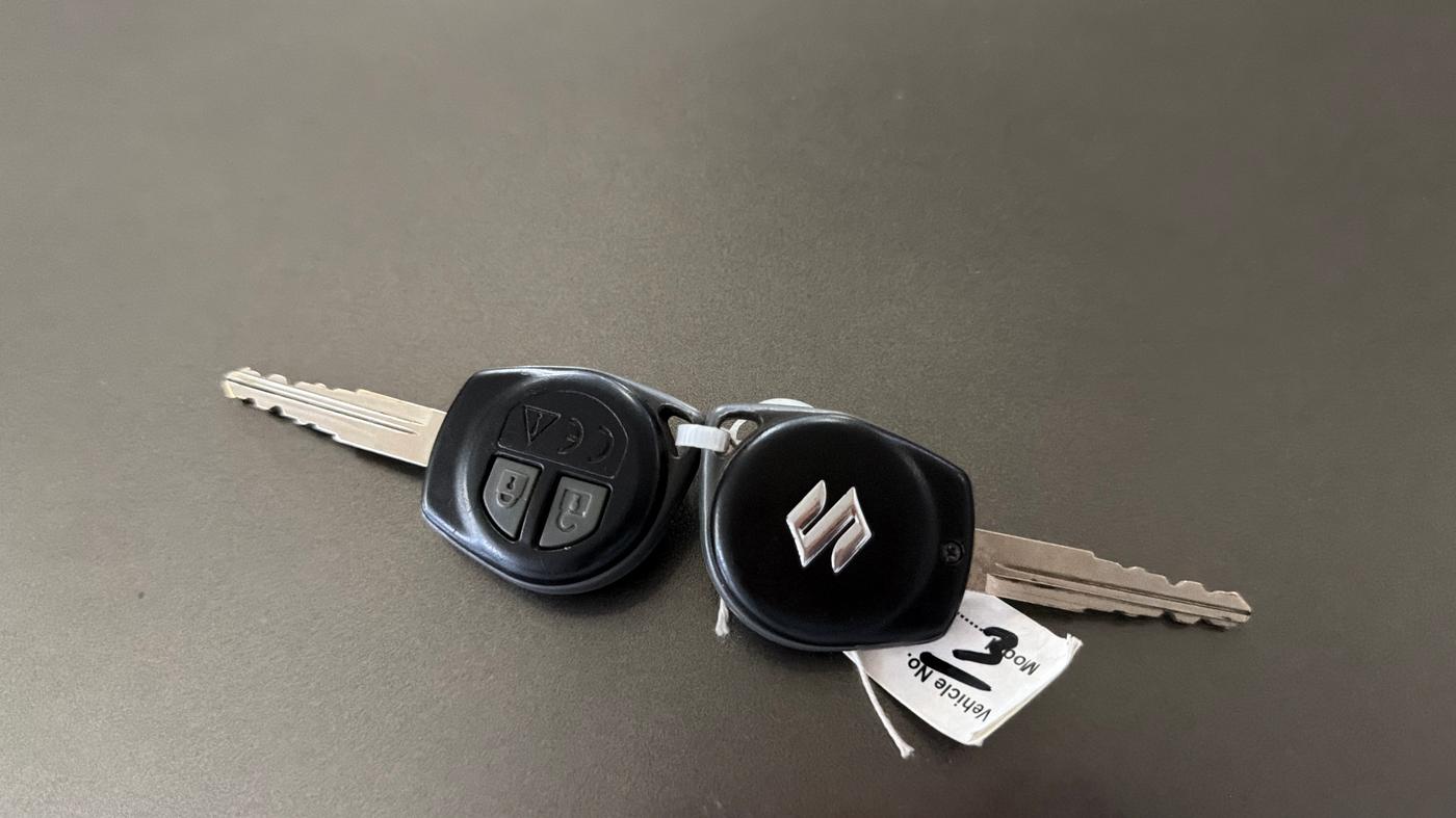 2022 Maruti Swift VXI, Petrol, Manual, 38,503 km, Key Close Up