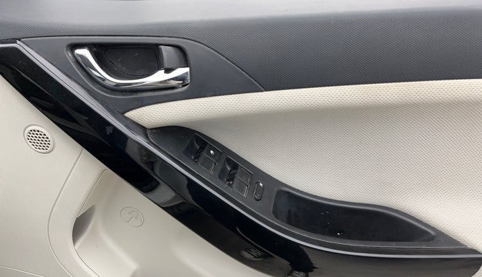 2022 Tata NEXON XZ PLUS (HS) PETROL, Petrol, Manual, 41,540 km, Driver Side Door Panels Control