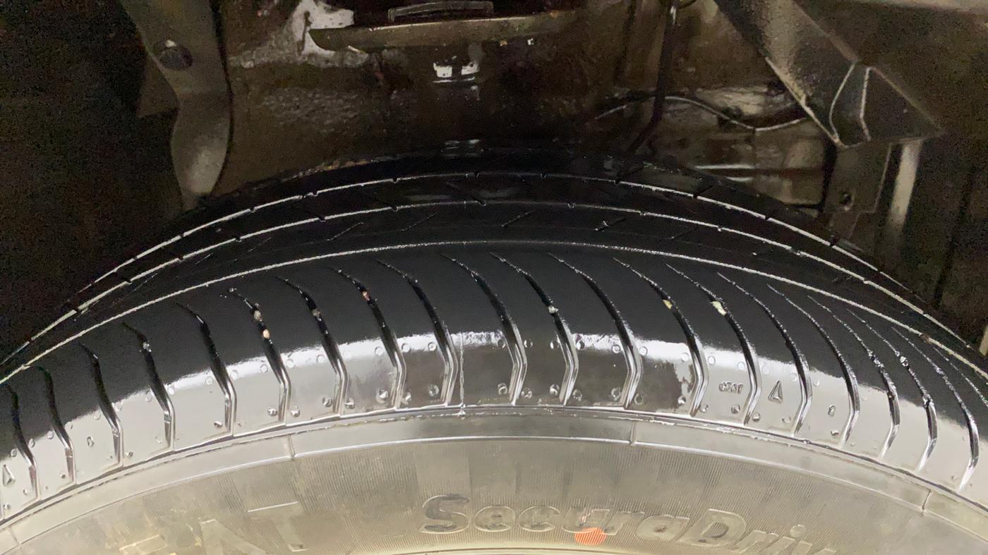 2022 Maruti Vitara Brezza VXI AT SHVS, Petrol, Automatic, 17,022 km, Right Front Tyre Tread