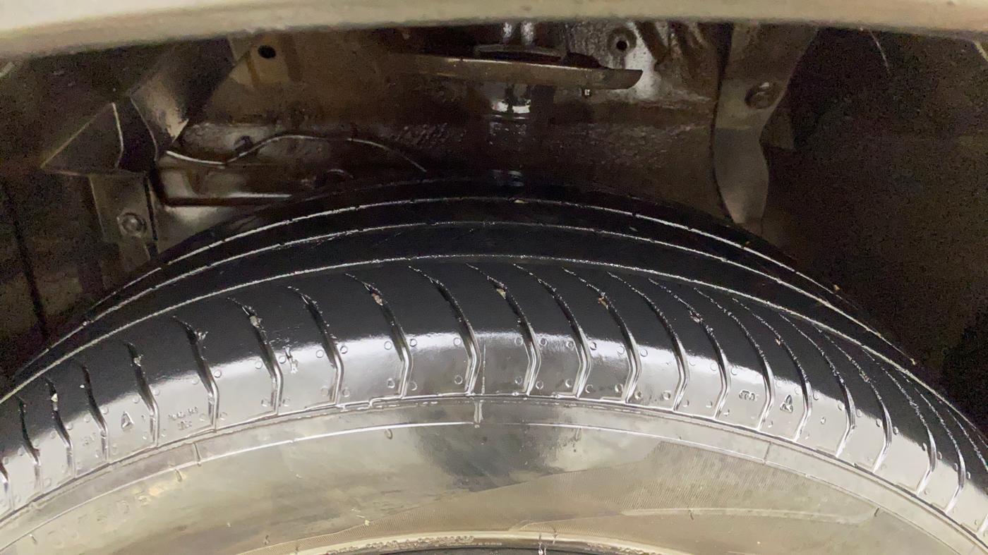 2022 Maruti Vitara Brezza VXI AT SHVS, Petrol, Automatic, 17,022 km, Left Front Tyre Tread
