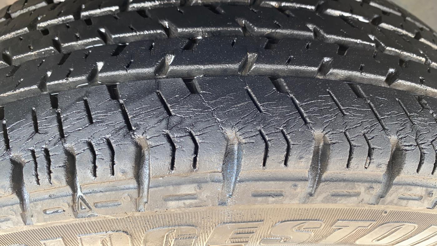 2016 Maruti Alto K10 VXI, Petrol, Manual, 12,563 km, Left Front Tyre Tread