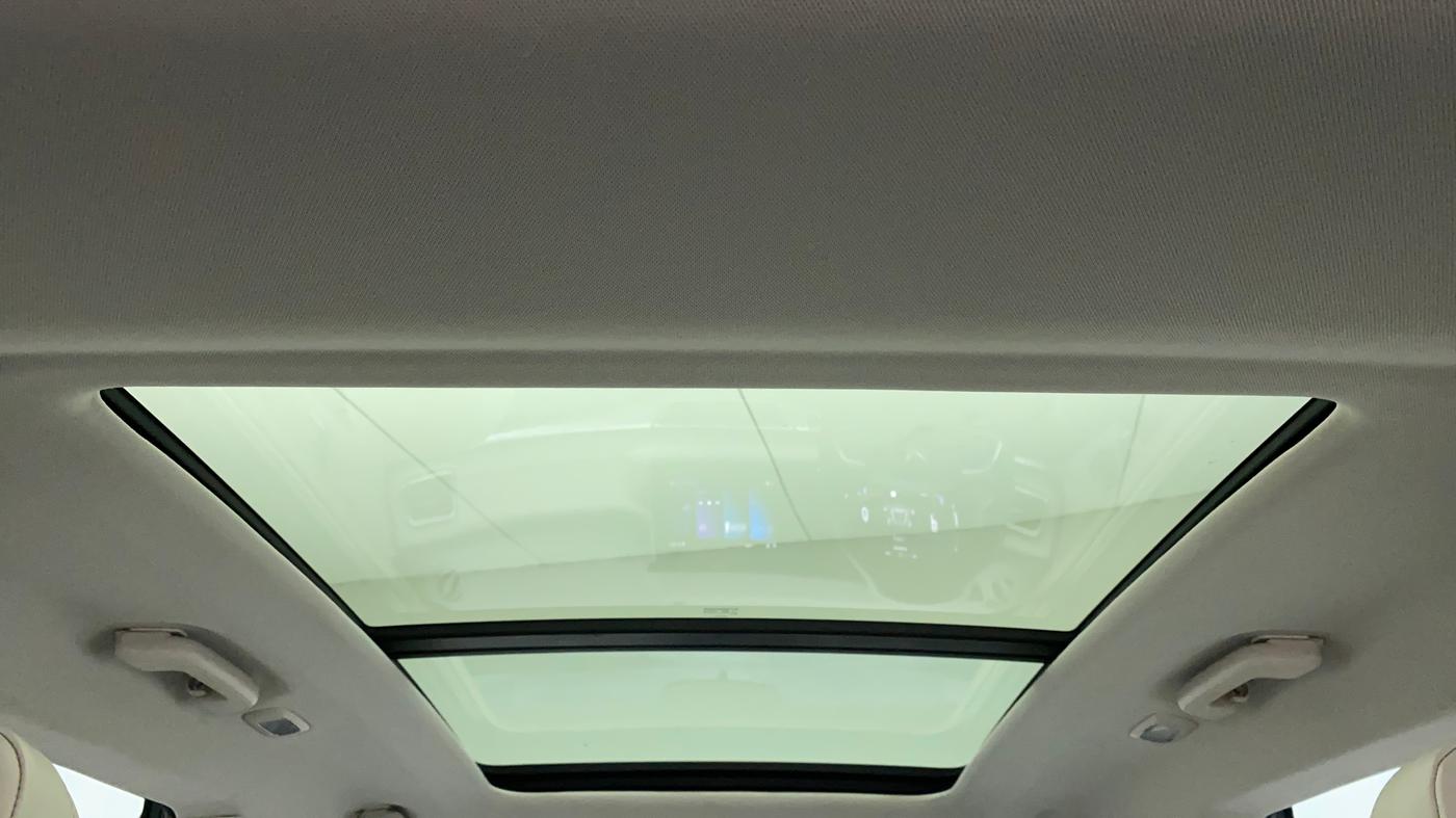 2021 Mahindra XUV700 AX 7 LUXURY P AT 7 STR, Petrol, Automatic, 38,824 km, Panoramic Sunroof