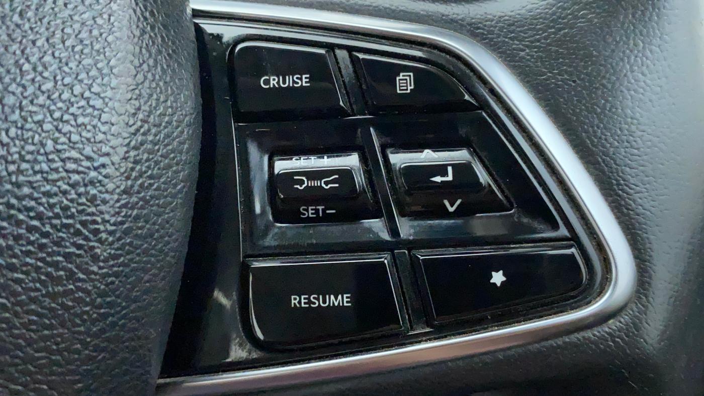 2021 Mahindra XUV700 AX 7 LUXURY P AT 7 STR, Petrol, Automatic, 38,824 km, Adaptive Cruise Control