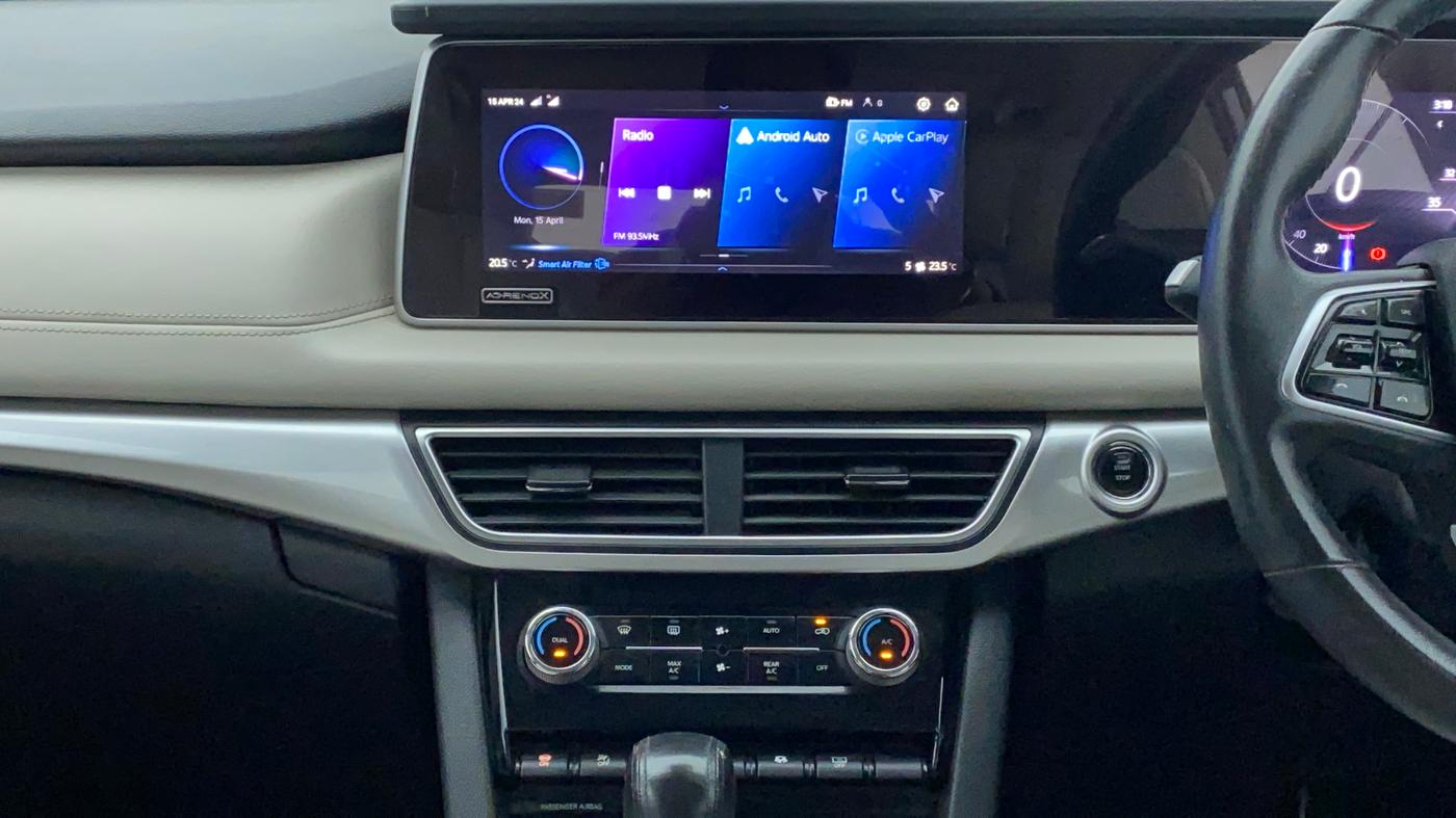2021 Mahindra XUV700 AX 7 LUXURY P AT 7 STR, Petrol, Automatic, 38,824 km, Air Conditioner