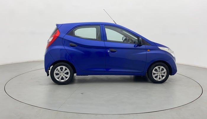 2017 Hyundai Eon MAGNA +, Petrol, Manual, 16,608 km, Right Side View