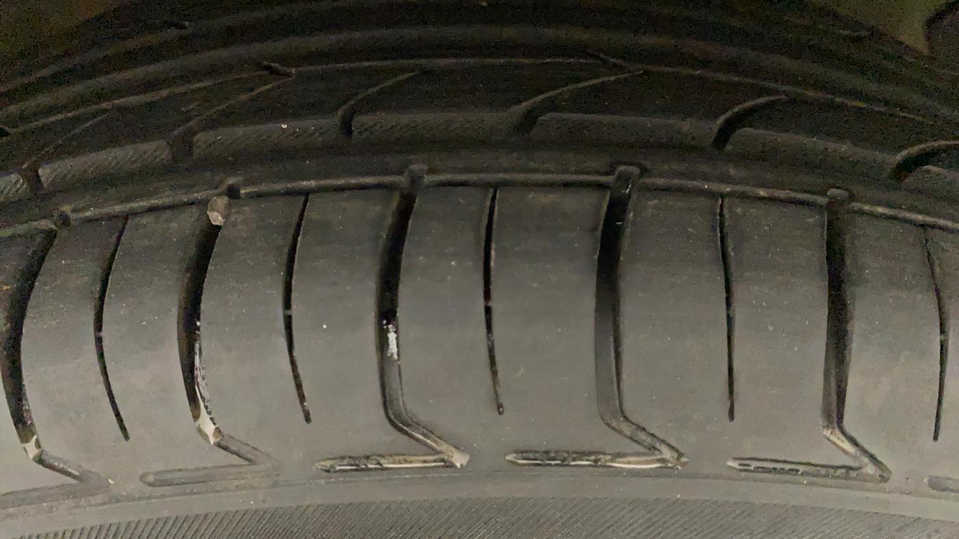 2011 Hyundai i20 SPORTZ (O) 1.2, Petrol, Manual, 95,664 km, Right Front Tyre Tread
