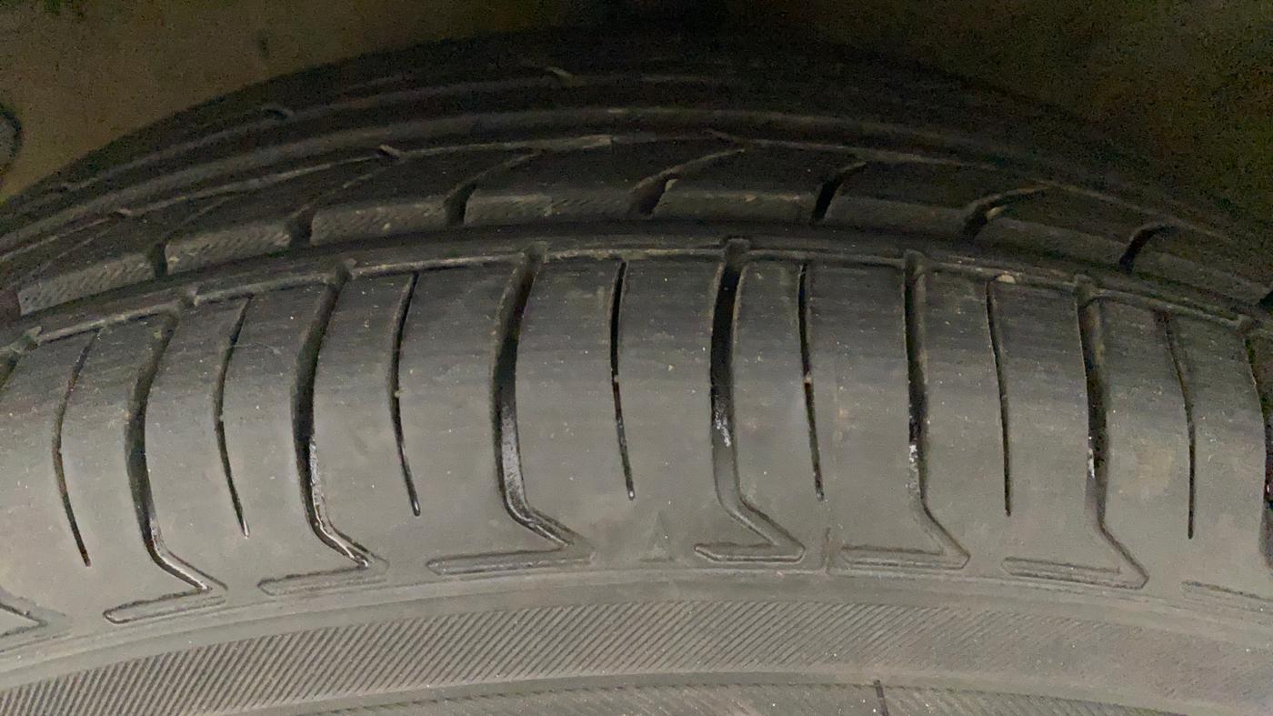 2011 Hyundai i20 SPORTZ (O) 1.2, Petrol, Manual, 95,664 km, Left Front Tyre Tread