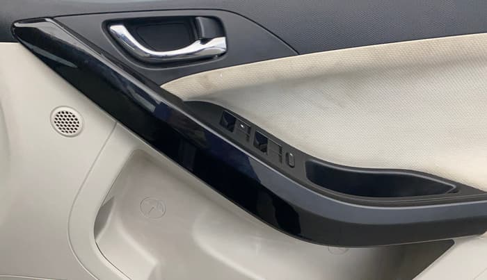 2020 Tata NEXON XZA PLUS SUNROOF PETROL, Petrol, Automatic, 89,178 km, Driver Side Door Panels Control