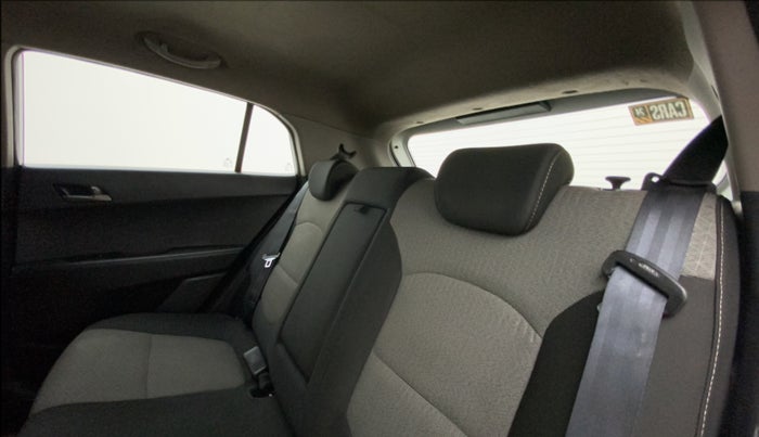 2016 Hyundai Creta SX PLUS 1.6 PETROL, Petrol, Manual, 60,817 km, Right Side Rear Door Cabin