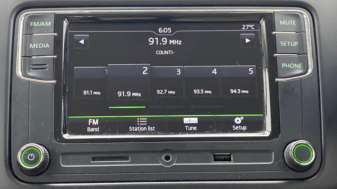 2017 Skoda Rapid STYLE 1.6 MPI MT, Petrol, Manual, 31,662 km, Infotainment System