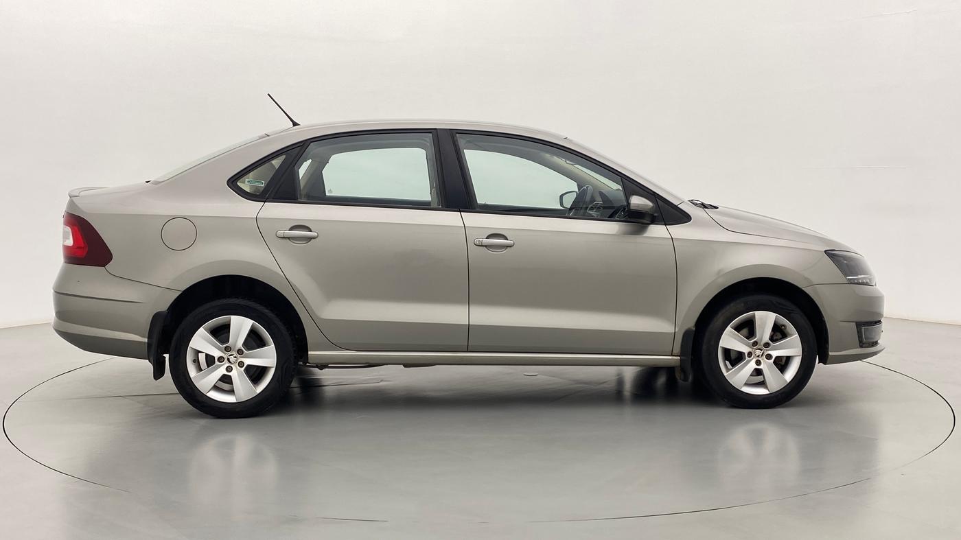 2017 Skoda Rapid STYLE 1.6 MPI MT, Petrol, Manual, 31,662 km, Right Side View