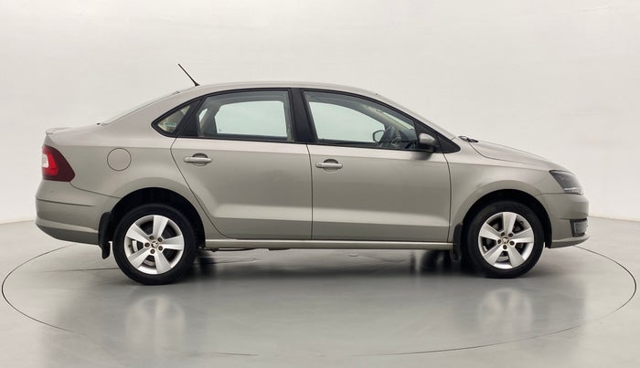 2017 Skoda Rapid STYLE 1.6 MPI MT, Petrol, Manual, 31,662 km, Right Side View