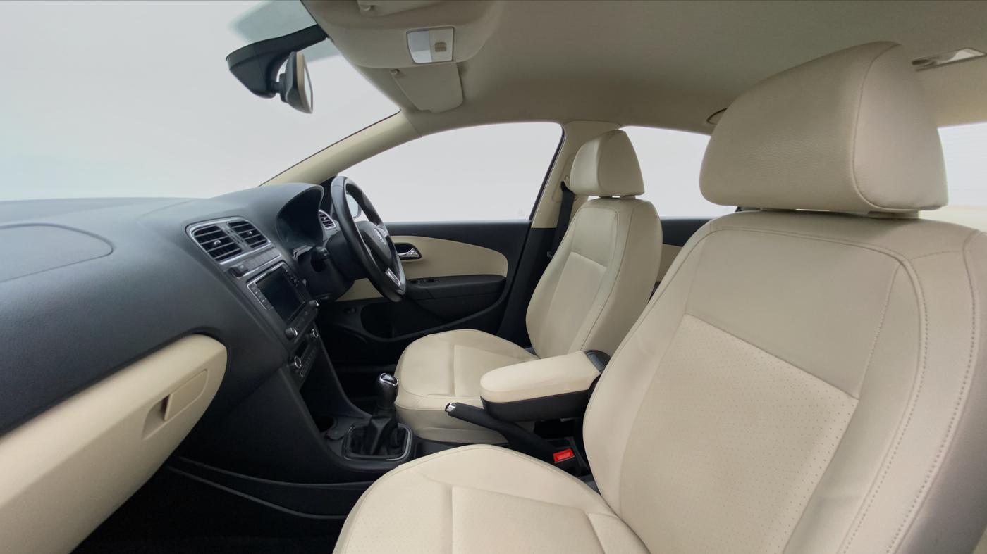 2017 Skoda Rapid STYLE 1.6 MPI MT, Petrol, Manual, 31,662 km, Right Side Front Door Cabin