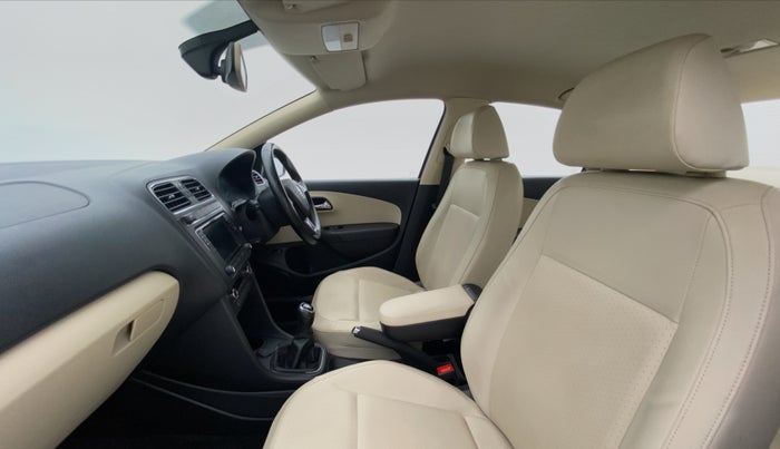 2017 Skoda Rapid STYLE 1.6 MPI MT, Petrol, Manual, 31,662 km, Right Side Front Door Cabin