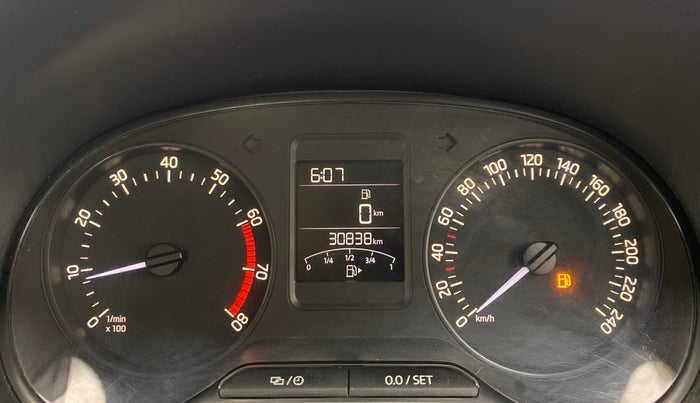 2017 Skoda Rapid STYLE 1.6 MPI MT, Petrol, Manual, 31,662 km, Odometer Image