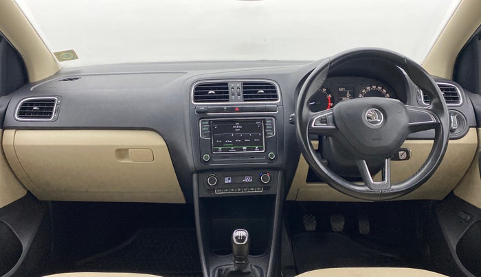 2017 Skoda Rapid STYLE 1.6 MPI MT, Petrol, Manual, 31,662 km, Dashboard