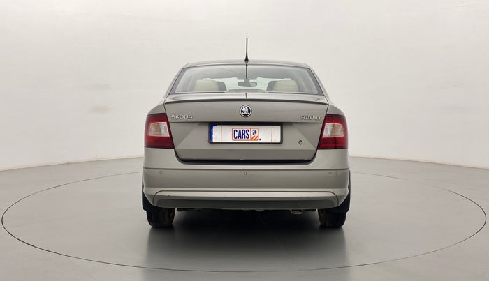 2017 Skoda Rapid STYLE 1.6 MPI MT, Petrol, Manual, 31,662 km, Back/Rear