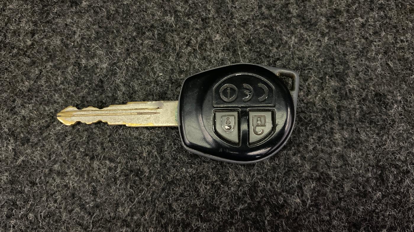 2015 Maruti Celerio ZXI, CNG, Manual, 43,476 km, Key Close Up