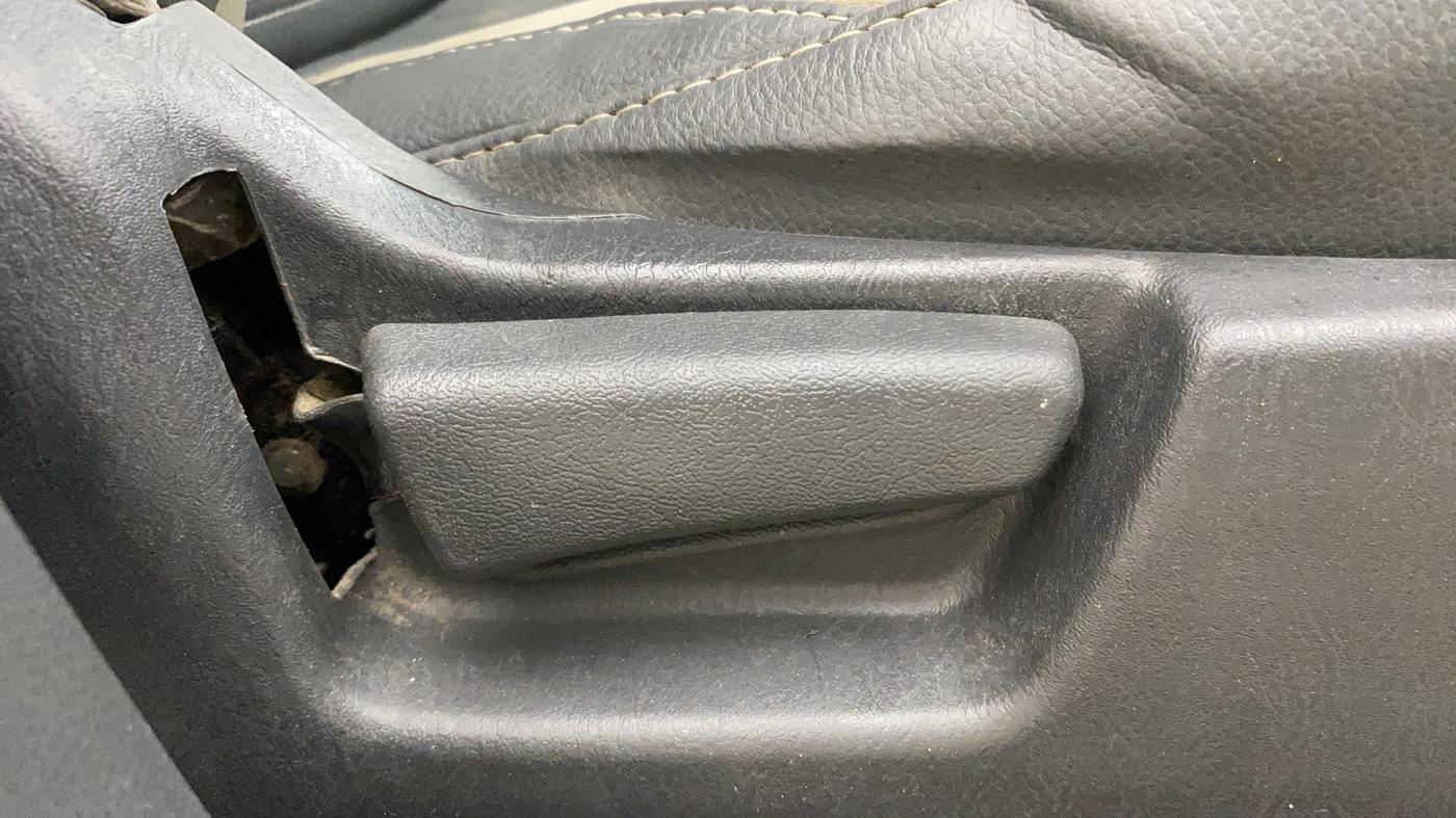 2017 Maruti Alto K10 VXI, Petrol, Manual, 59,985 km, Driver Side Adjustment Panel
