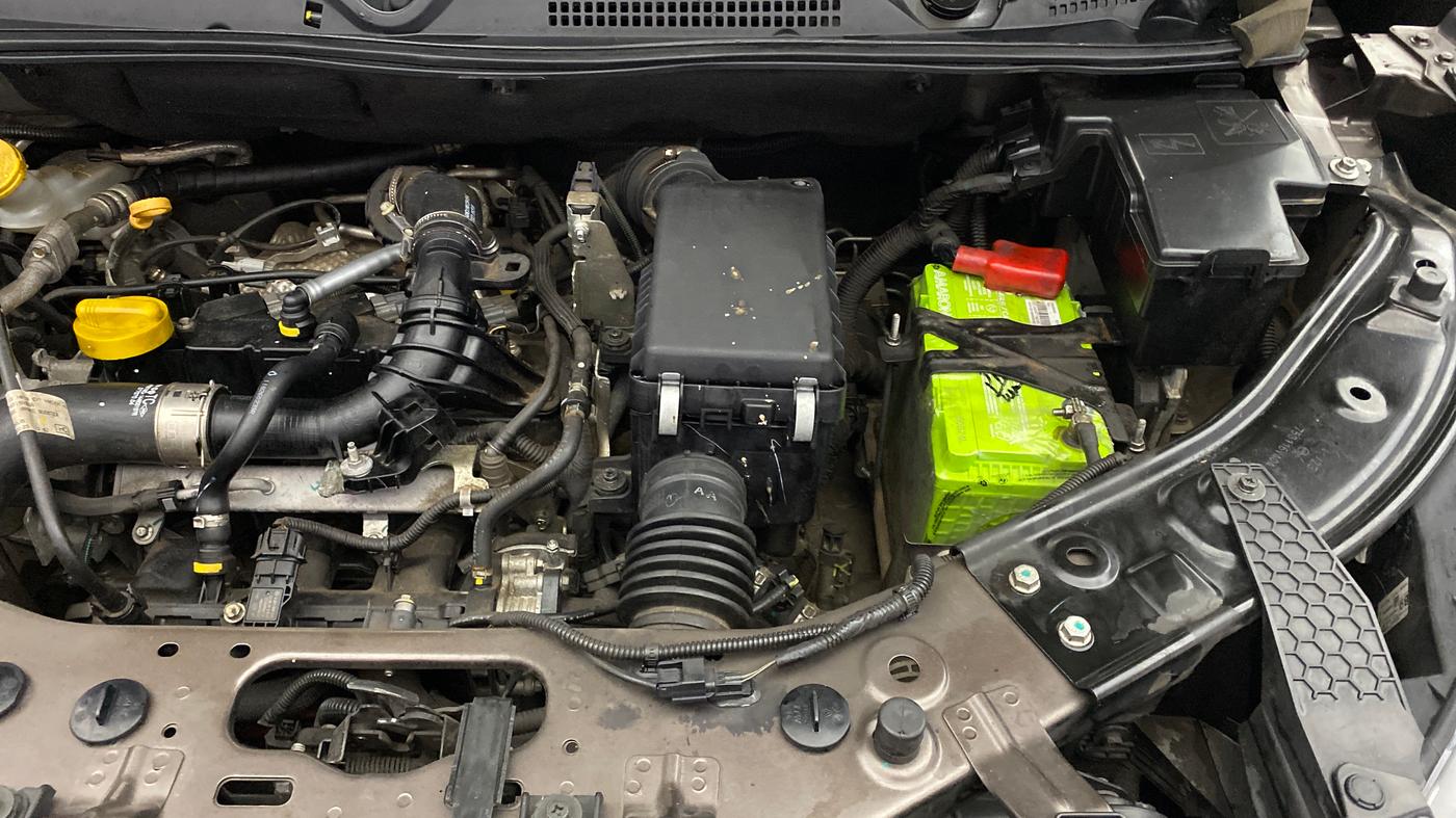 2023 Nissan MAGNITE XV TURBO, Petrol, Manual, 45,170 km, Engine View - Left