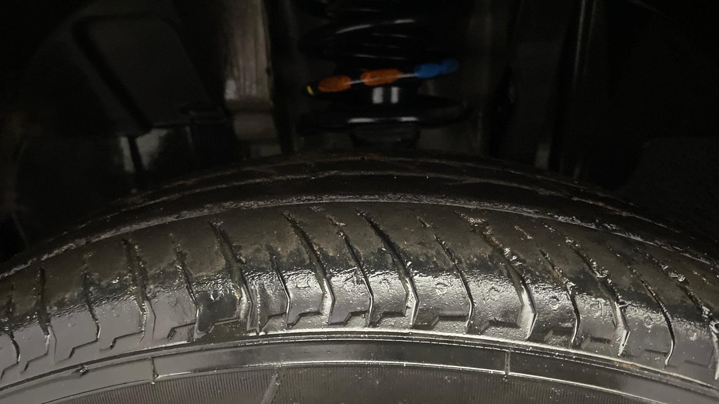 2023 Nissan MAGNITE XV TURBO, Petrol, Manual, 45,170 km, Left Front Tyre Tread