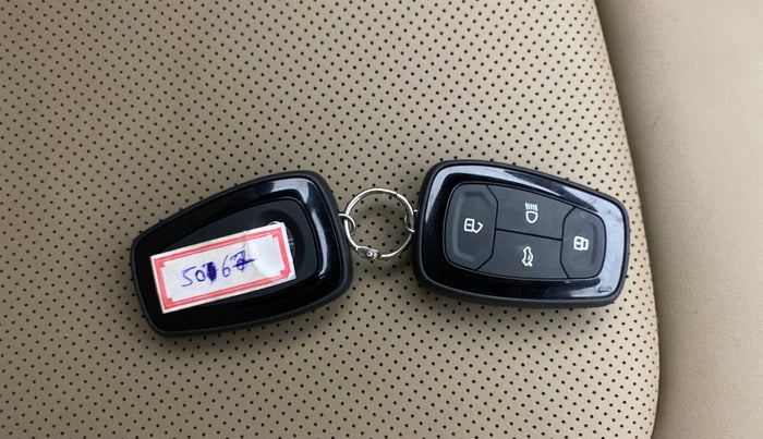 2022 Tata NEXON XZ PLUS PETROL KAZIRANGA, Petrol, Manual, 37,782 km, Key Close Up