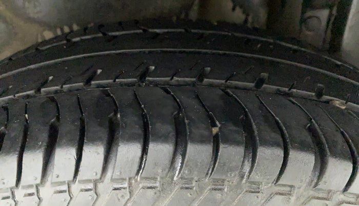 2015 Maruti Swift Dzire VXI, Petrol, Manual, 49,724 km, Left Rear Tyre Tread
