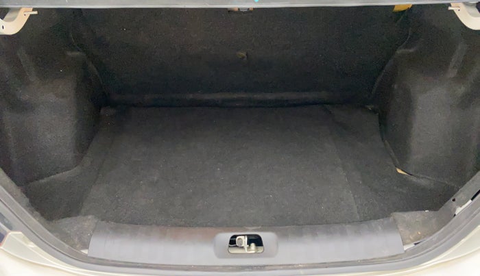 2015 Maruti Swift Dzire VXI, Petrol, Manual, 49,724 km, Boot Inside