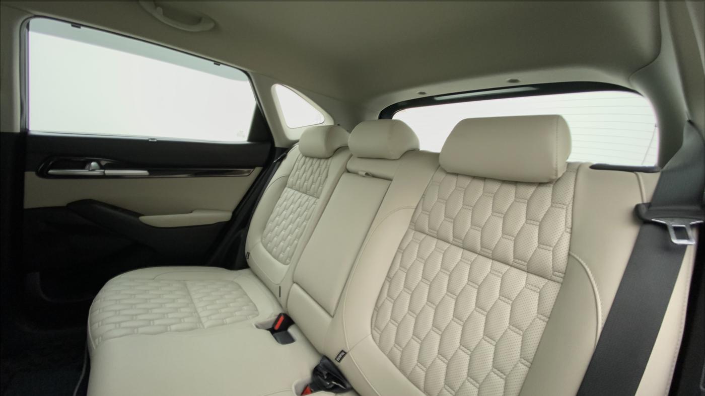 2019 KIA SELTOS HTX 1.5 PETROL MT, Petrol, Manual, 19,207 km, Right Side Rear Door Cabin