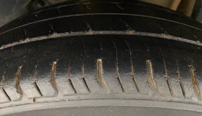 2016 Tata Tiago XZ PETROL, Petrol, Manual, 93,014 km, Left Rear Tyre Tread