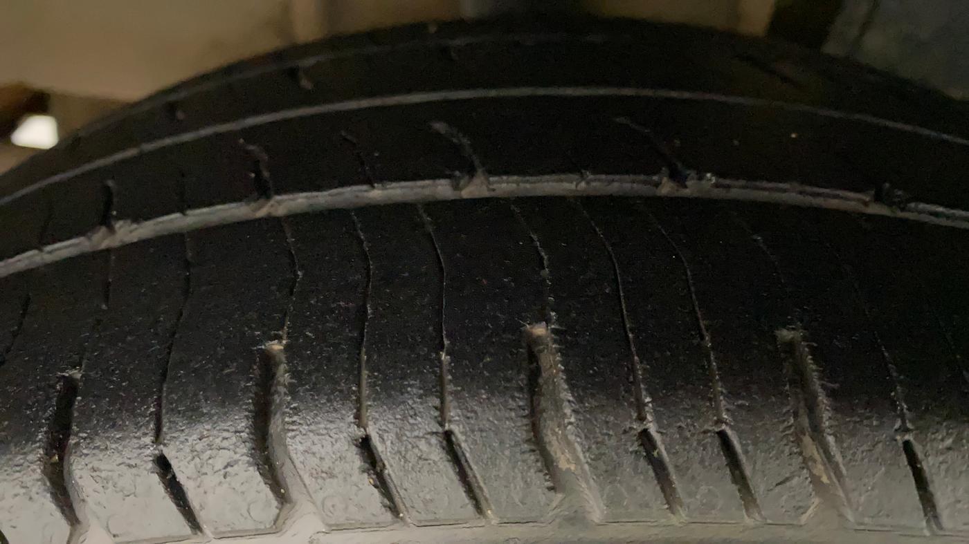 2016 Tata Tiago XZ PETROL, Petrol, Manual, 93,014 km, Right Rear Tyre Tread
