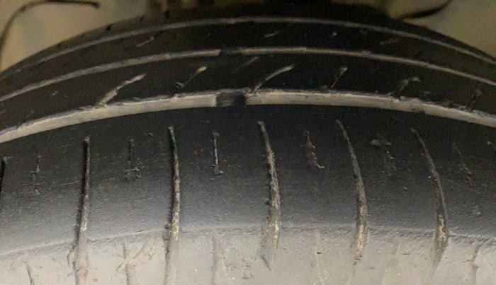 2016 Tata Tiago XZ PETROL, Petrol, Manual, 93,014 km, Left Front Tyre Tread