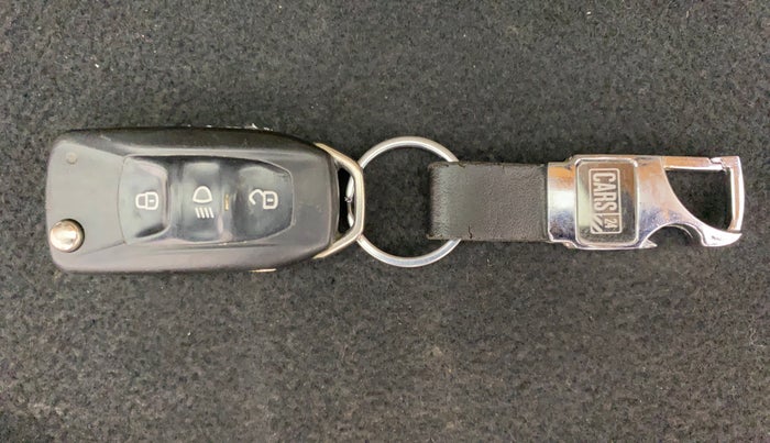 2016 Tata Tiago XZ PETROL, Petrol, Manual, 93,014 km, Key Close Up