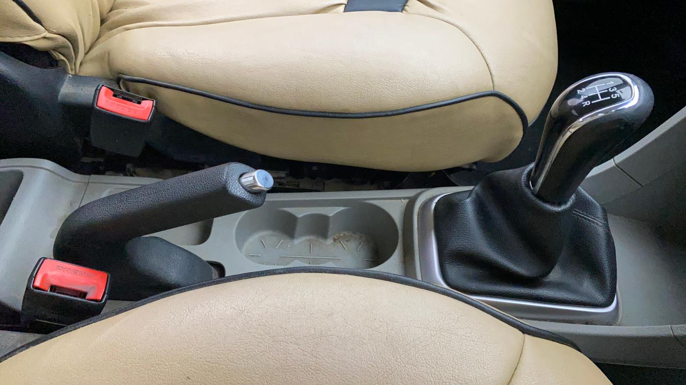 2016 Tata Tiago XZ PETROL, Petrol, Manual, 93,014 km, Gear Lever