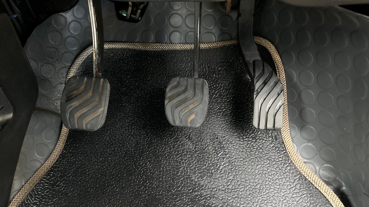 2017 Renault Kwid RXT 0.8, Petrol, Manual, 53,793 km, Pedals