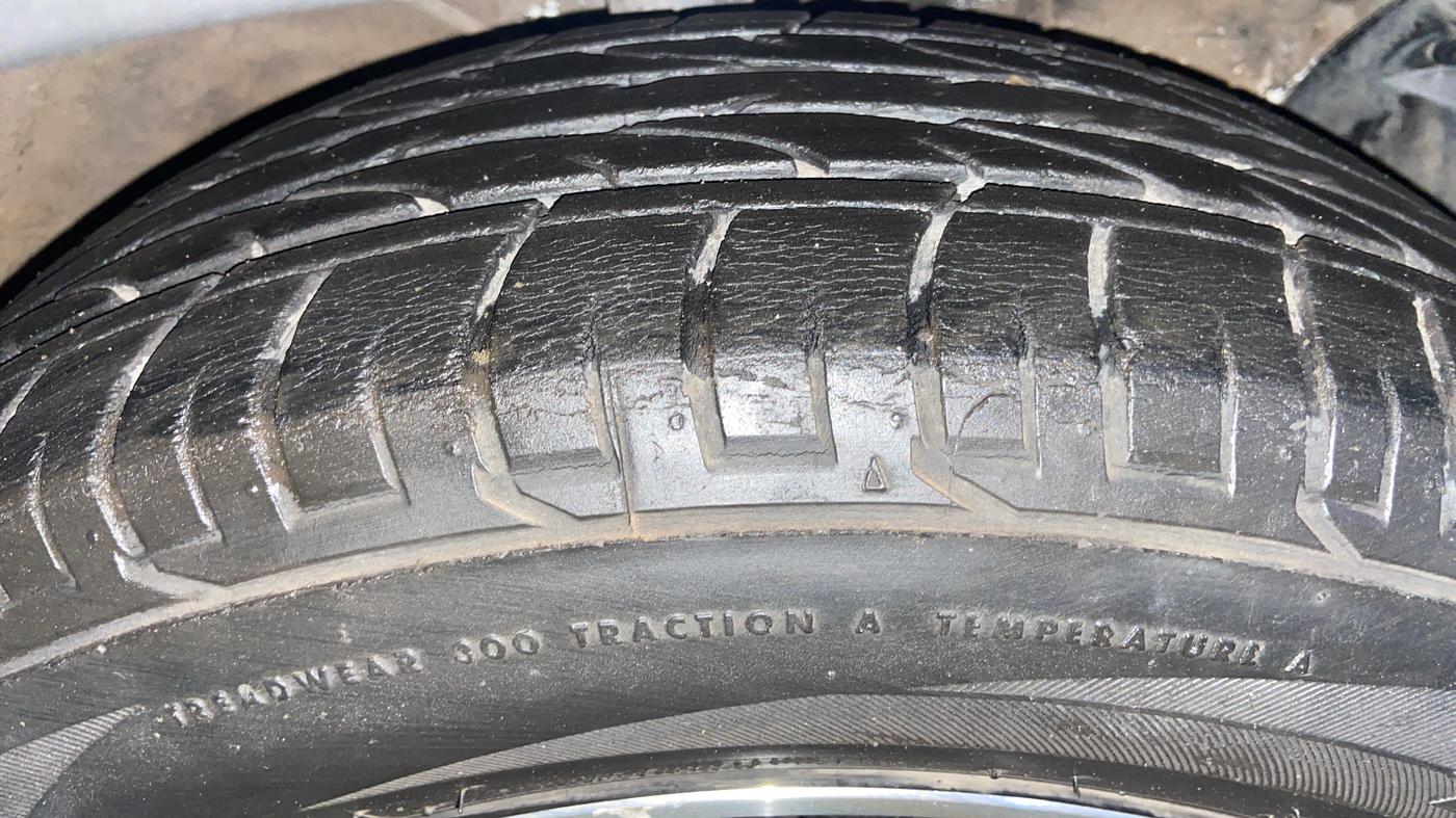 2018 Hyundai Creta SX AT 1.6 PETROL, Petrol, Automatic, 37,872 km, Right Front Tyre Tread