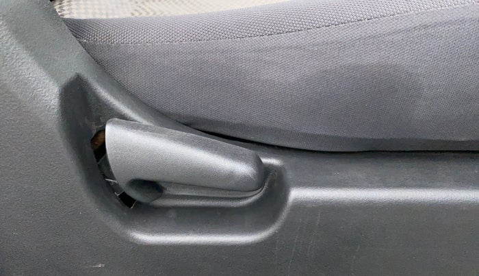 2013 Maruti Wagon R 1.0 LXI, Petrol, Manual, 48,403 km, Driver Side Adjustment Panel