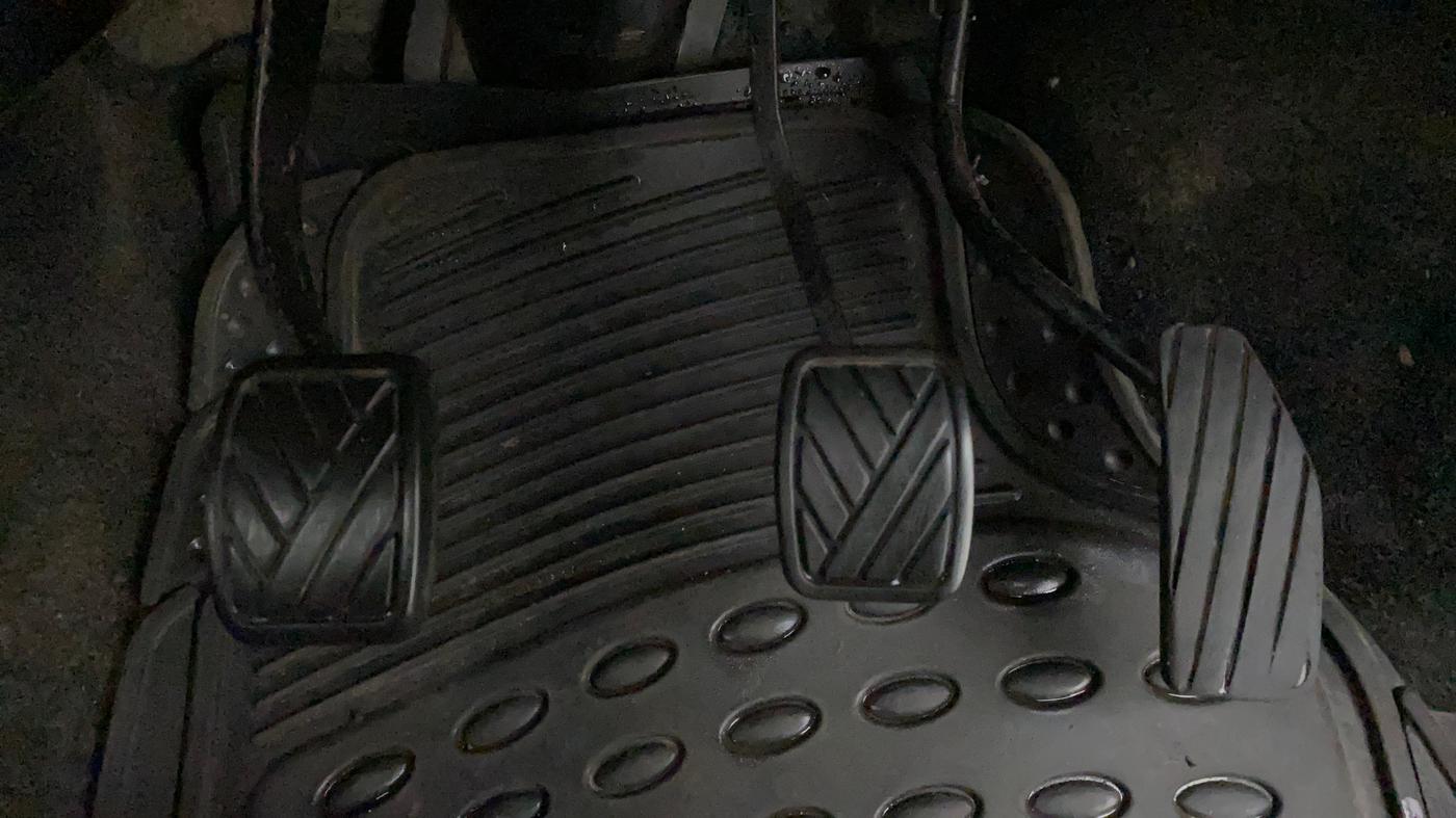2013 Maruti Wagon R 1.0 LXI, Petrol, Manual, 48,403 km, Pedals